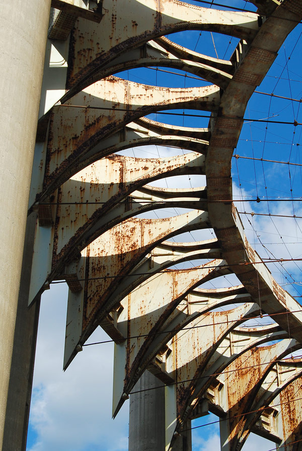 tent of tomorrow rust