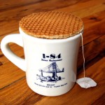 how to eat a stroopwafel